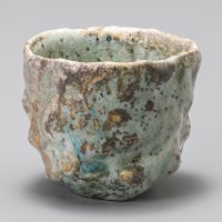 灰石釉刳貫ぐい呑　10